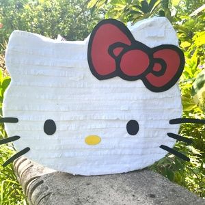 Hello Kitty Piñata
